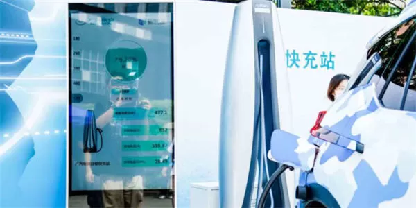 chinas-gac-aion-unveils-480kw-fast-charger1.jpg chinas-gac-aion-unveils-480kw-fast-charger1.jpg